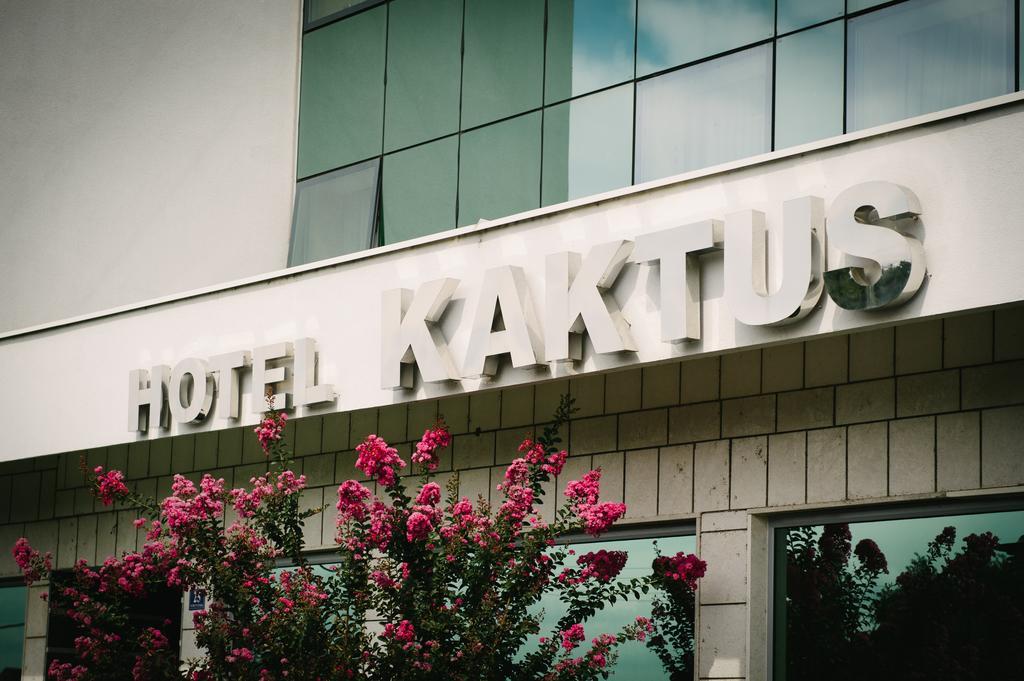 Hotel Kaktus Читлук Экстерьер фото